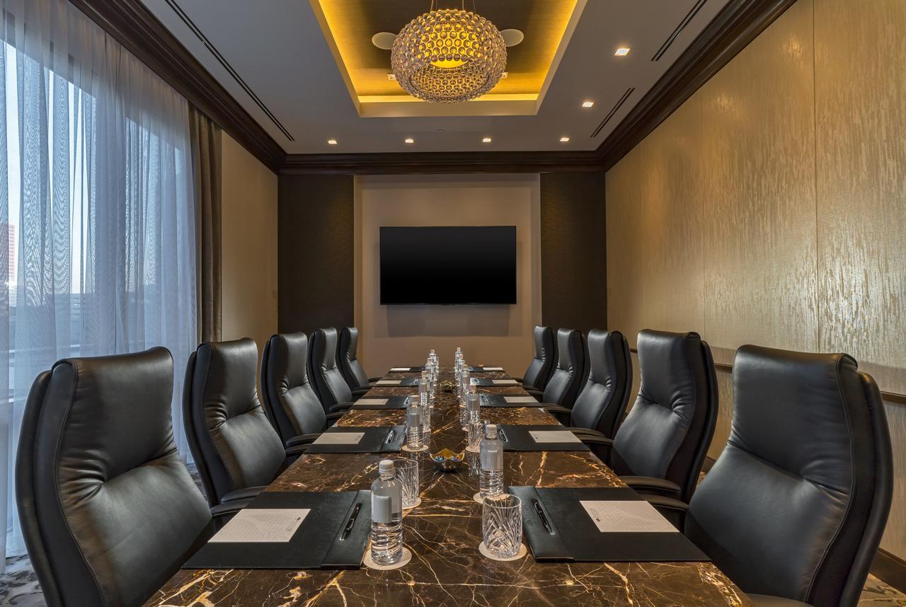 The Post Oak 5*